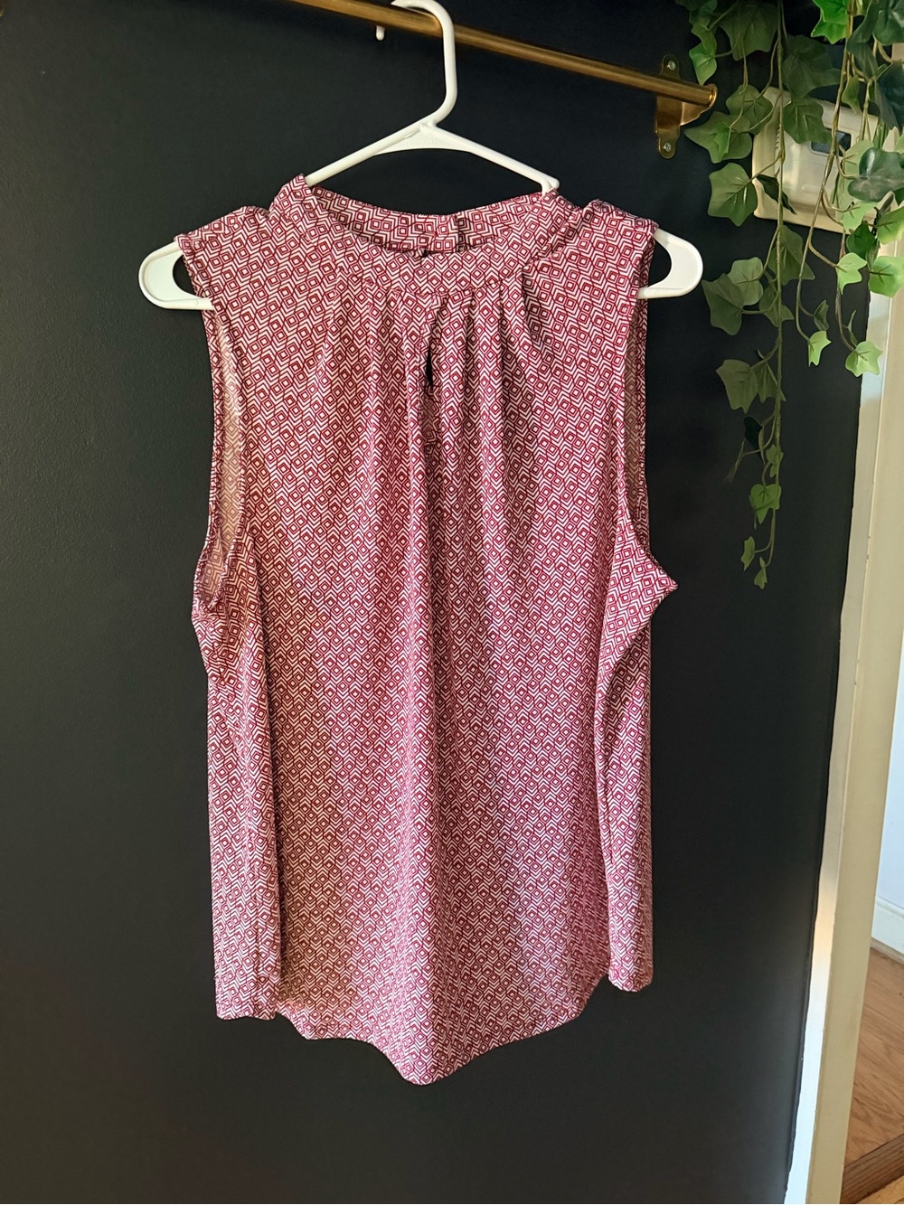 Adrianna Papell Pink Geometric Sleeveless Blouse